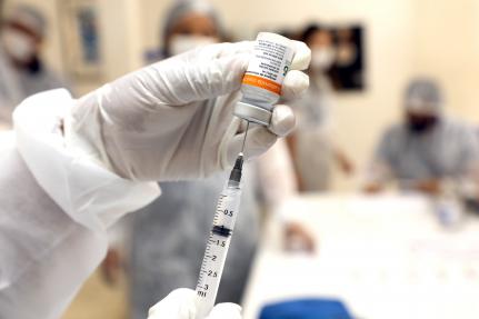 Cuiabá recebe do Ministério da Saúde a nova vacina contra a Covid-19, a monovalente XBB