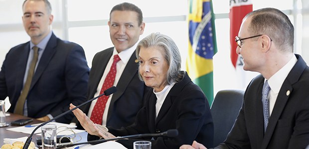 Presidente do TSE realiza primeira reunião de trabalho com dirigentes dos TREs