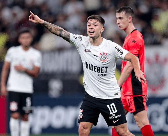 Corinthians cede empate ao Atlético-GO nos acréscimos, mas dorme fora do Z4 do Brasileiro