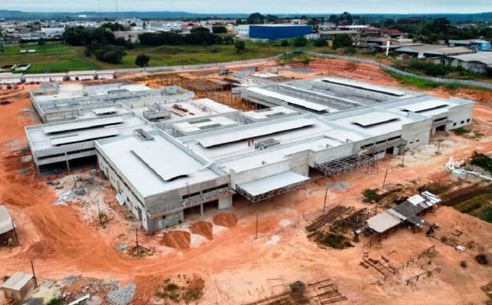 Metade da obra de hospital regional no Nortão está feita, diz governo