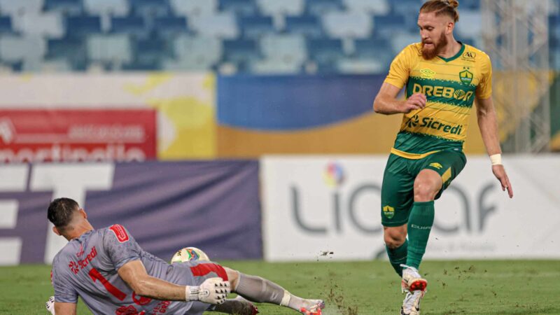 Atacante chega a 17 gols, exalta confiança e pede apoio à torcida do Cuiabá