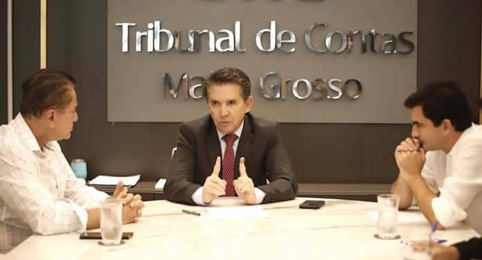 TCE e governo debatem criação de polo têxtil em Mato Grosso tendo mão de obra de reeducandos