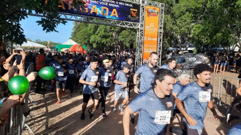 Polícia Militar reúne 2,5 mil pessoas em tradicional corrida com obstáculos em Cuiabá