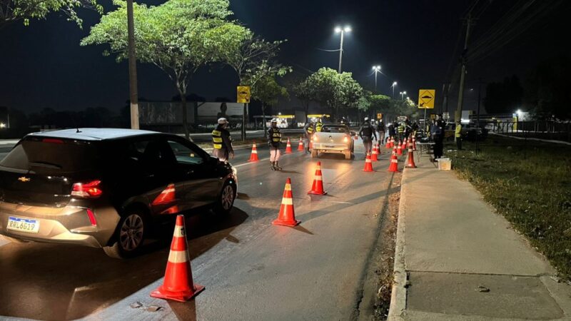 Blitz da Lei Seca prende 9 condutores embriagados e confecciona 80 autos de infração