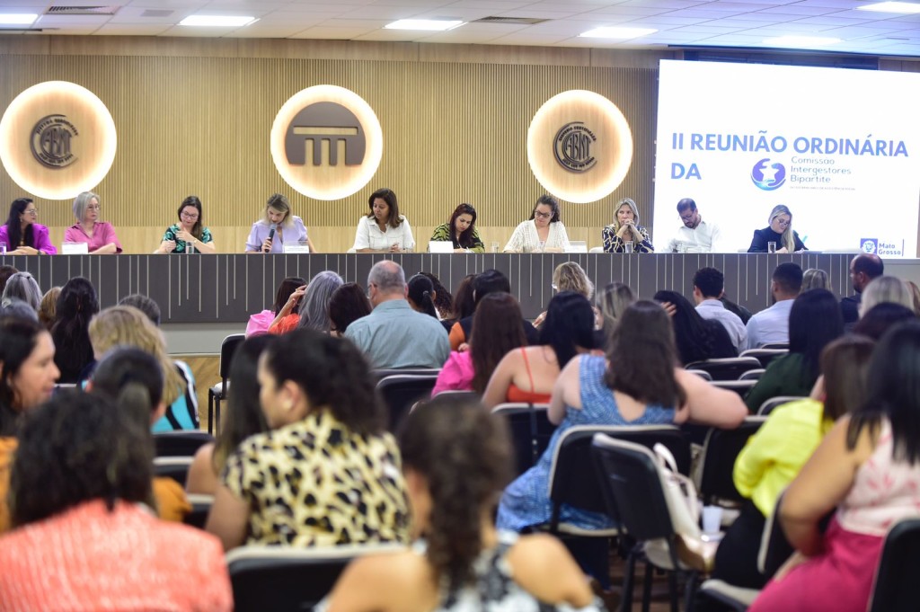 Gestores estaduais e municipais se reúnem para pactuar ações na área da assistência social