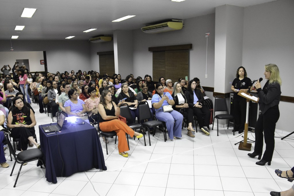 Setasc capacita técnicos de 50 municípios para acompanhamento de beneficiários do programa SER Família