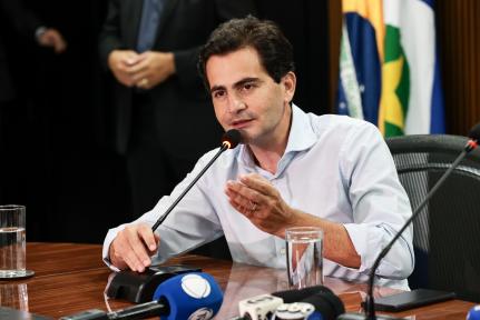Secretário alfineta prefeito; ‘não se faz política em bar’
