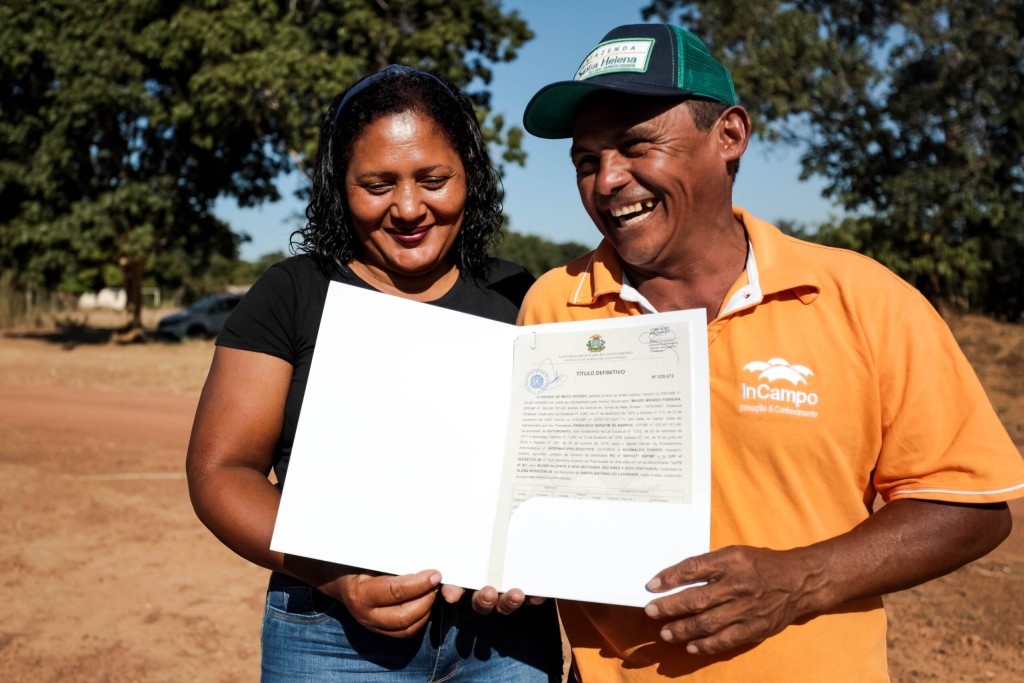 Entrega de escritura já registrada em cartório pelo Governo de MT permite economia de até R$ 30 mil por família