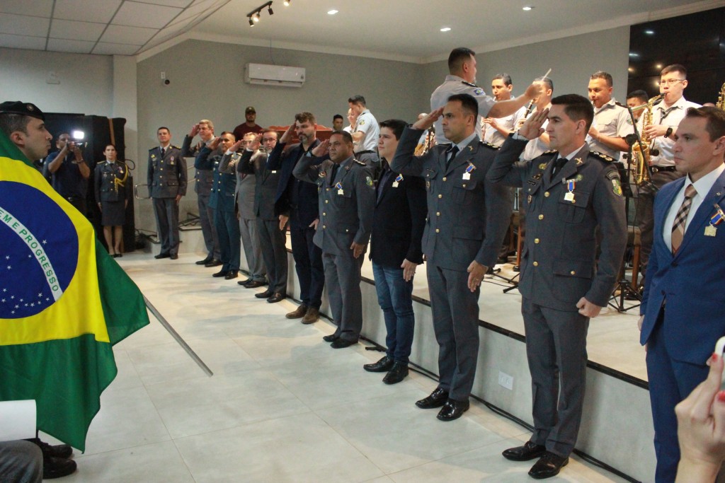 Polícia Militar entrega medalhas no aniversário de 107 anos do 1º Batalhão em Cuiabá