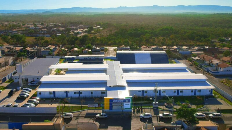 Governo de MT inaugura colégio modelo em Cuiabá com capacidade para 1,7 mil estudantes