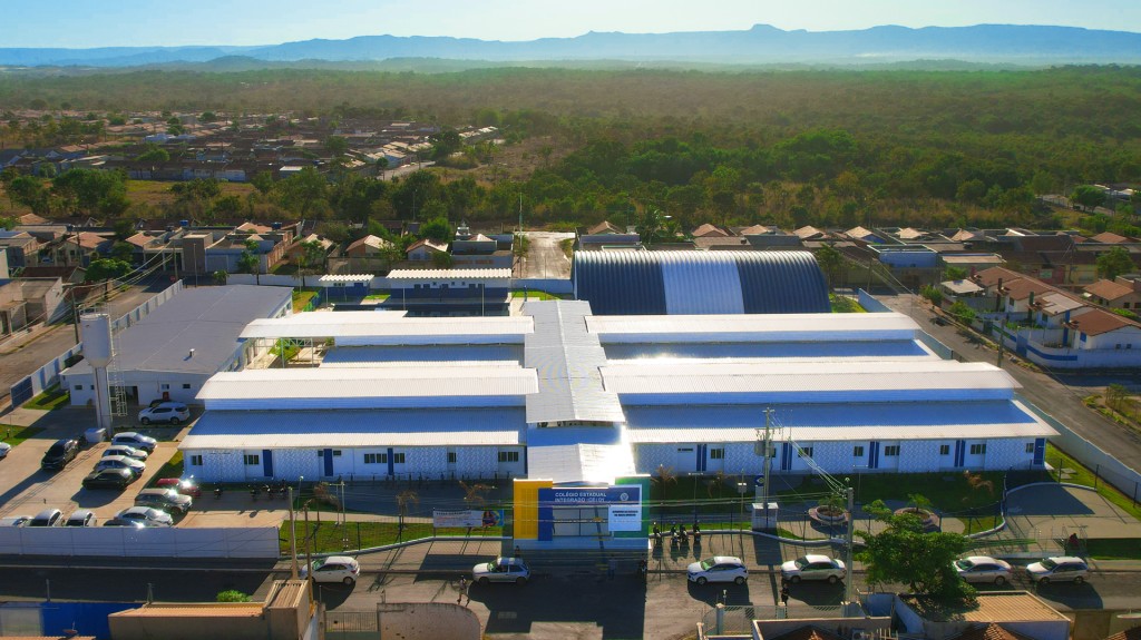 Governo de MT inaugura colégio modelo em Cuiabá com capacidade para 1,7 mil estudantes