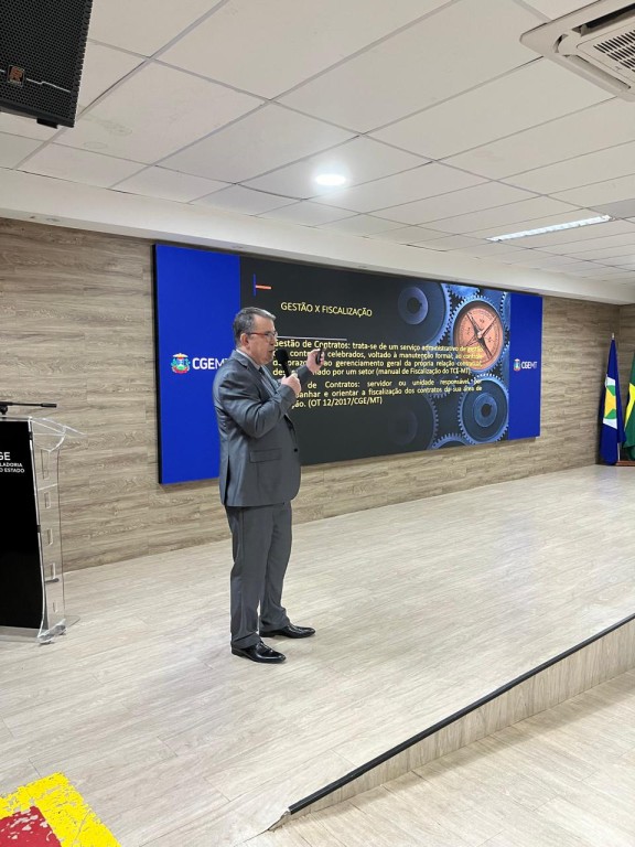 CGE realiza capacitação de Gestão e Fiscalização de Contratos Administrativos para servidores estaduais