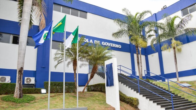 Escola de Governo abre chamada pública para apresentação de trabalhos científicos e divulgação de livros