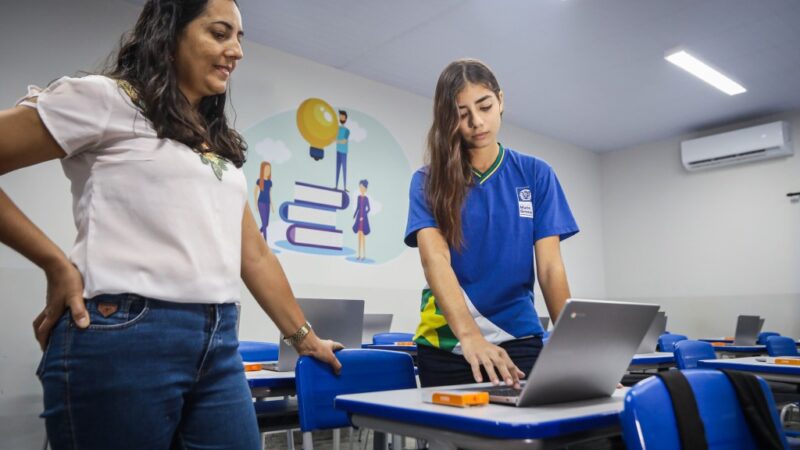 Mãe que há 30 anos estudou na mesma escola que a filha se impressiona com grande reforma do Governo de MT