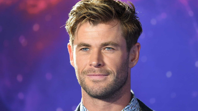 Chris Hemsworth ‘enfrenta’ aranha gigante e posta na web; veja