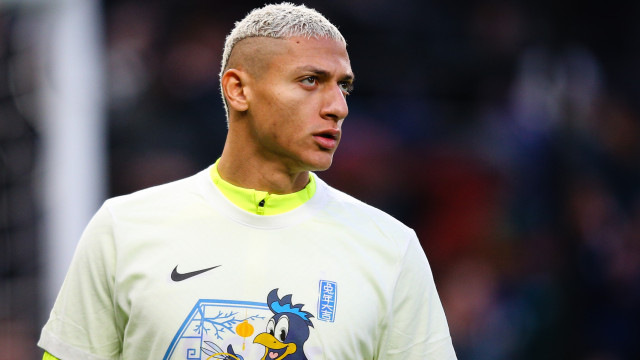 Richarlison sobre polêmica de Neymar: ‘Estão malucos, comprar praia?’