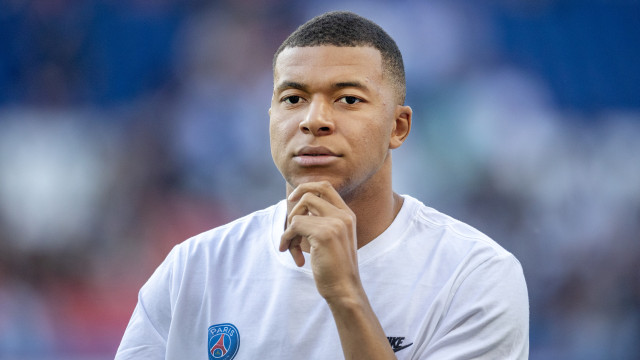 Real Madrid encerra ‘novela’ e oficializa contratação do atacante Mbappé