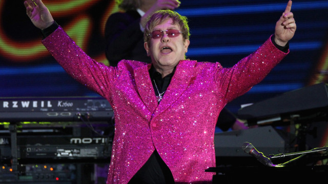 Elton John elogia nova geração do pop e diz querer colaborar com Taylor Swift