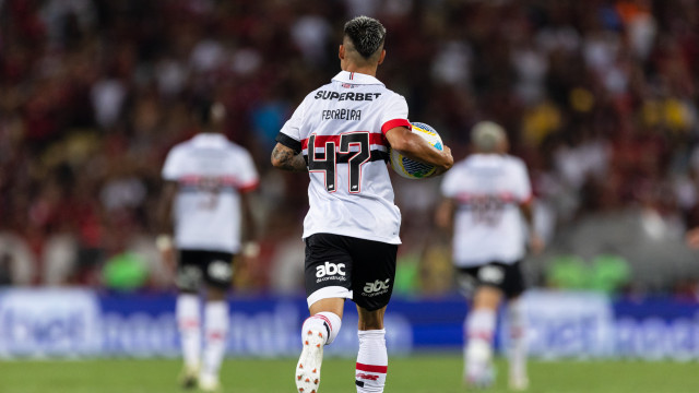 Em casa, São Paulo busca retomar vitórias para colar nos líderes do Brasileirão