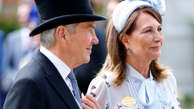 Pais de Kate Middleton aparecem pela 1ª vez desde o diagnóstico de câncer