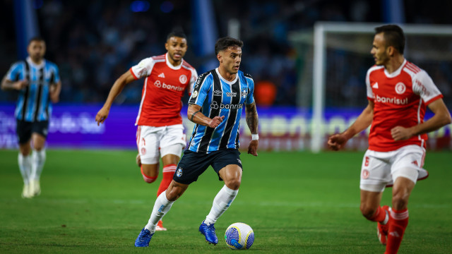 Inter vence com gol ‘esquisito’ e mantém Grêmio no Z4 do Brasileirão