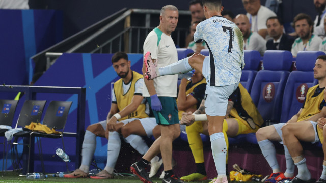 Cristiano Ronaldo é substituído e sai do gramado furioso, veja as imagens