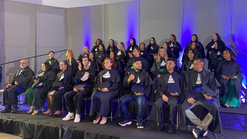 Curso de técnico em enfermagem é concluído com 100% dos estudantes empregados na área