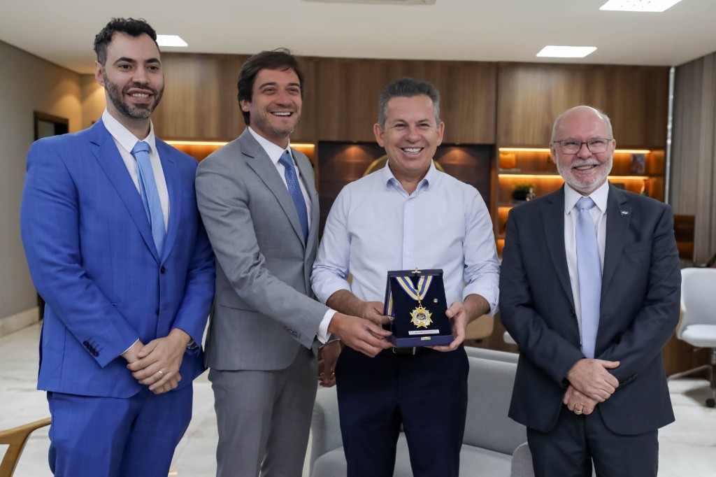 Governador é homenageado com medalha da Associação Nacional dos Procuradores