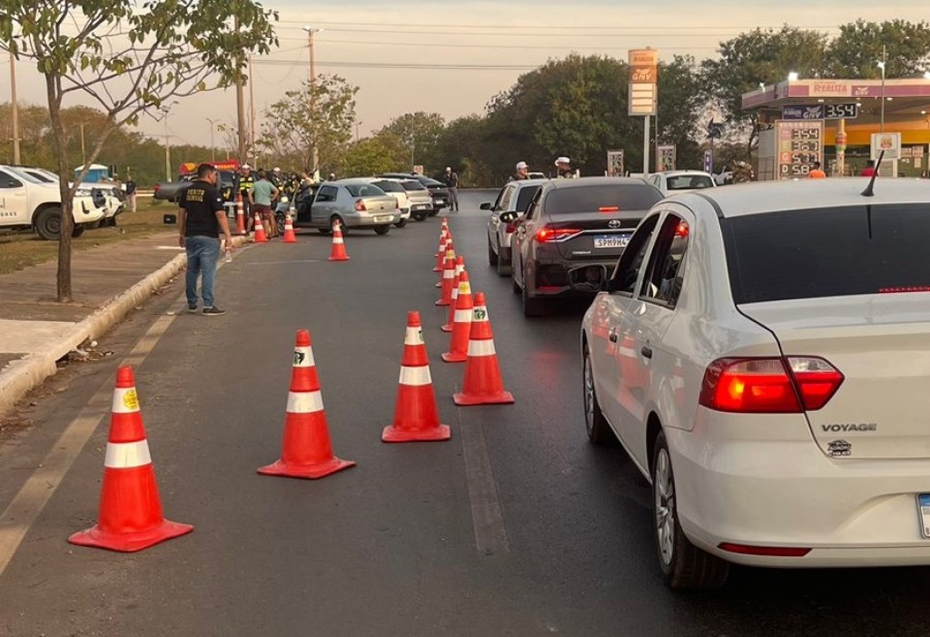 Operação Lei Seca resulta em três prisões e 82 multas em Várzea Grande