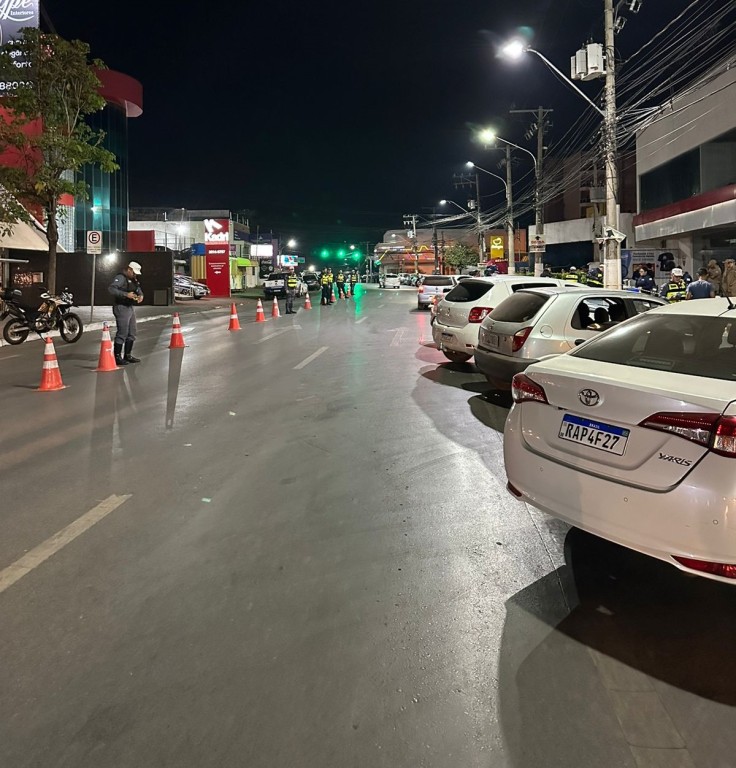 Operação Lei Seca prende 13 pessoas por embriaguez na Avenida Isaac Póvoas