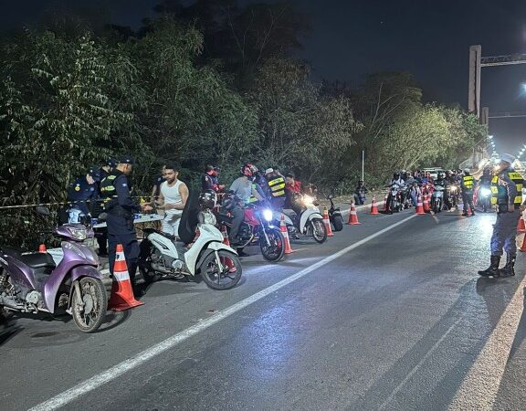 Operação Lei Seca termina com 97 motociclistas multados em Várzea Grande