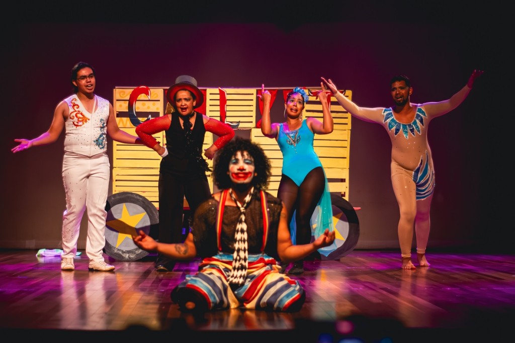 Mostra de Cenas da MT Escola de Teatro traz a magia do circo ao palco do Cine Teatro Cuiabá