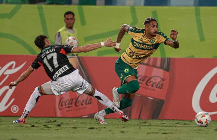 Cuiabá perde em casa para Palestino e está fora da Sul-Americana