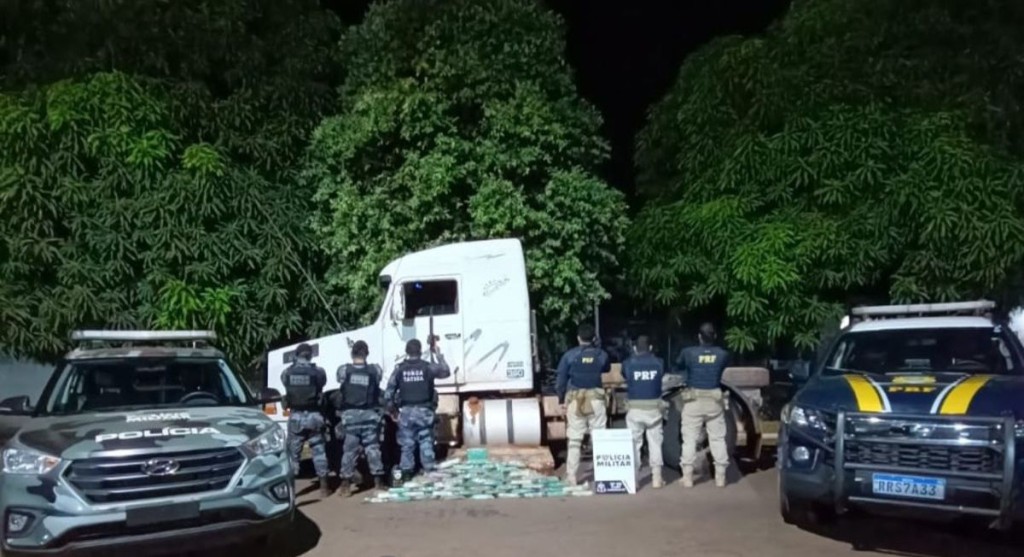 PM e PRF prendem três pessoas e apreendem 50 quilos de pasta base de cocaína em Canarana