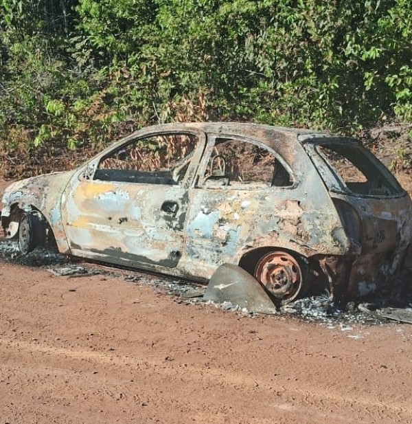 Corpo carbonizado é localizado dentro de carro incendiado em Colíder