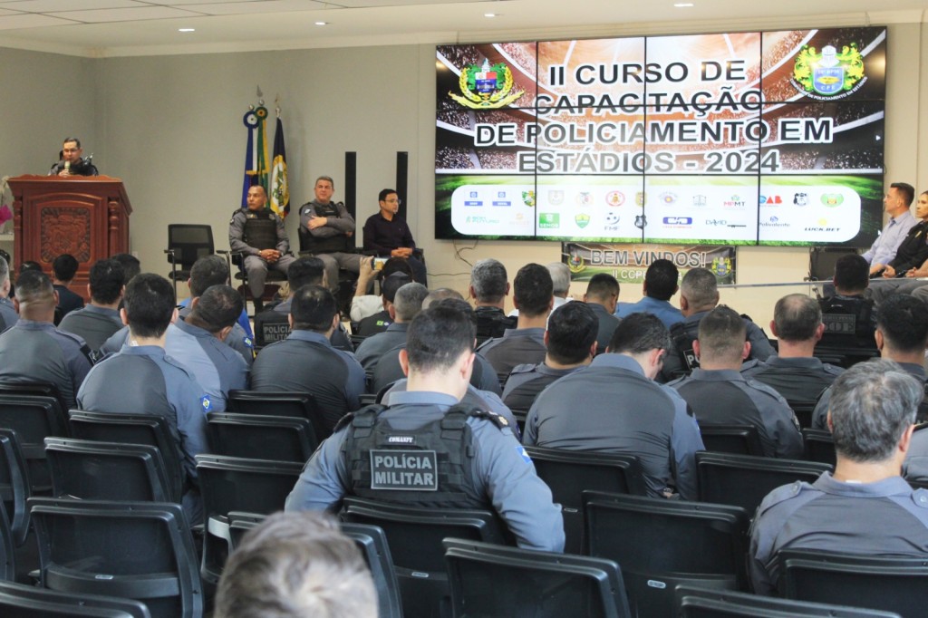 Polícia Militar realiza aula inaugural do 2º Curso de Policiamento em Estádios para 40 alunos