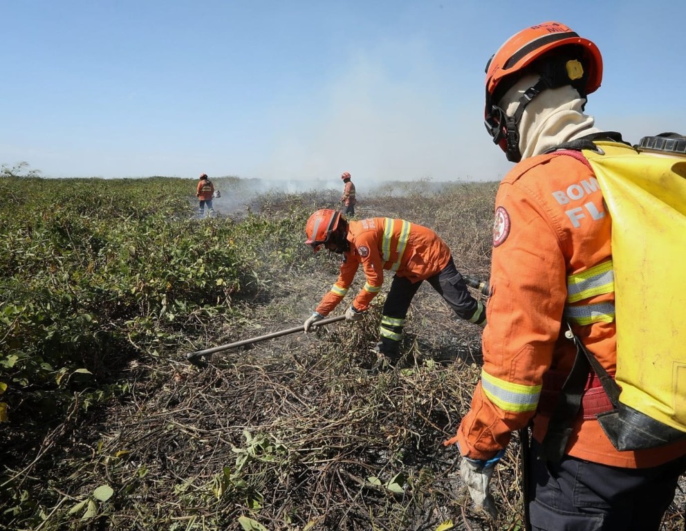Comandante-geral dos Bombeiros vistoria combate ao fogo no Pantanal: “incêndio sob controle”