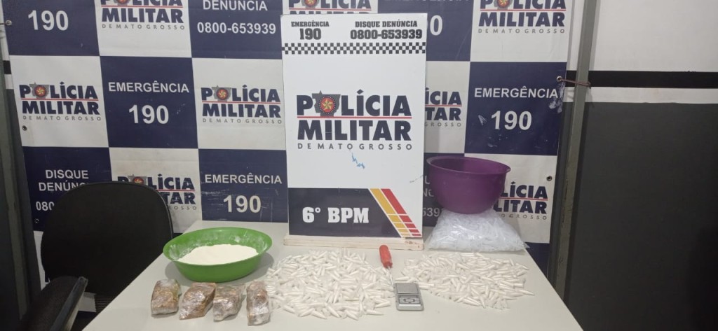 Polícia Militar prende mulher com 484 porções de cocaína e pasta base em Cáceres