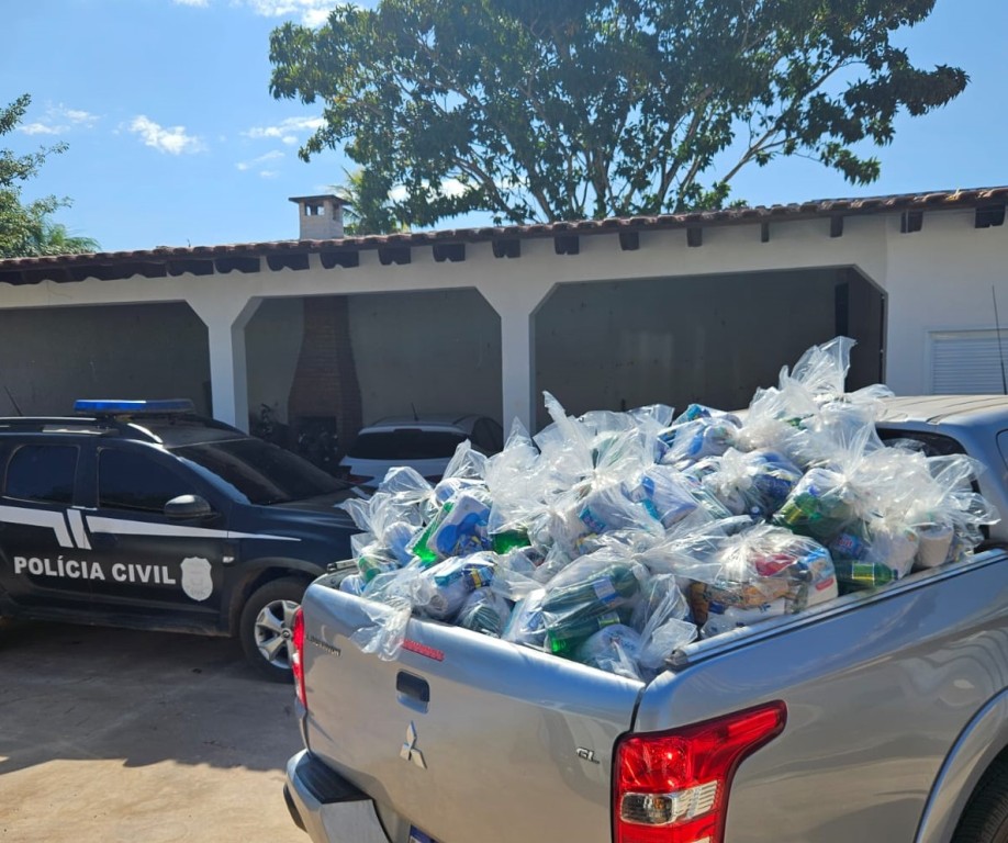 Polícia Civil entrega a instituições filantrópicas cestas básicas que seriam entregues por facção