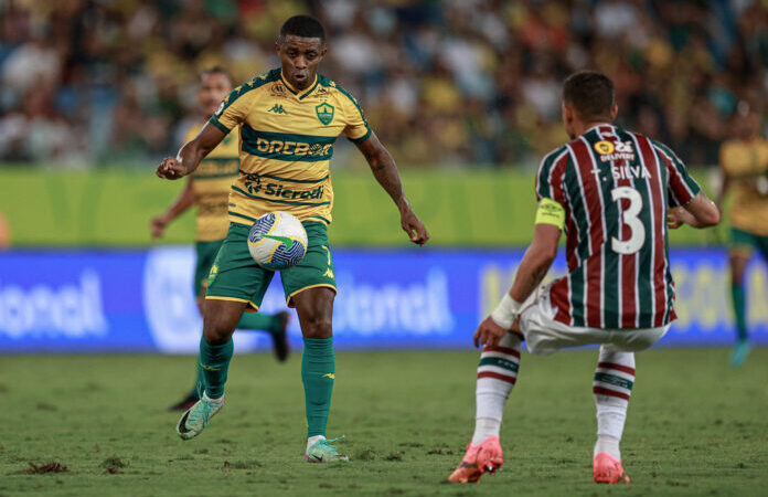 Fluminense ganha do Cuiabá e deixa a lanterna do Brasileirão