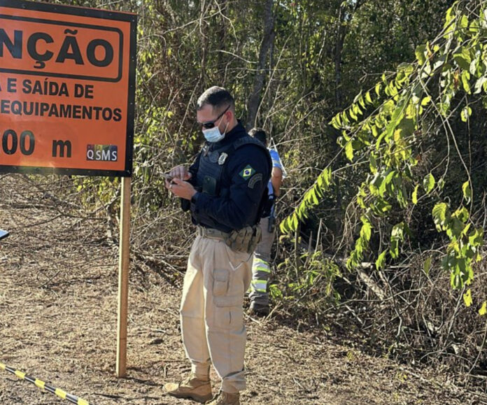 Corpo é encontrado dentro de carro em área de mata às margens da BR-163 em Nova Mutum