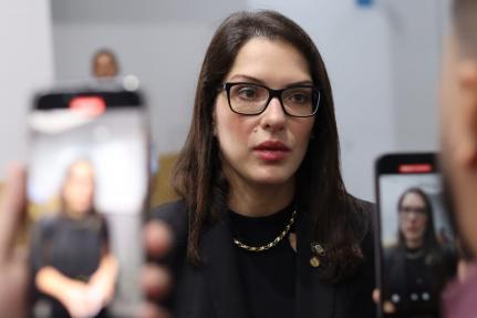 Relações familiar e política de Janaina divergem