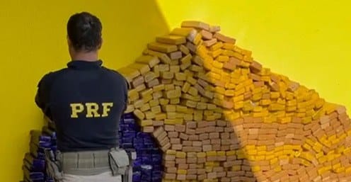PRF intercepta 800 quilos de maconha que criminosos levariam para cidade de Mato Grosso