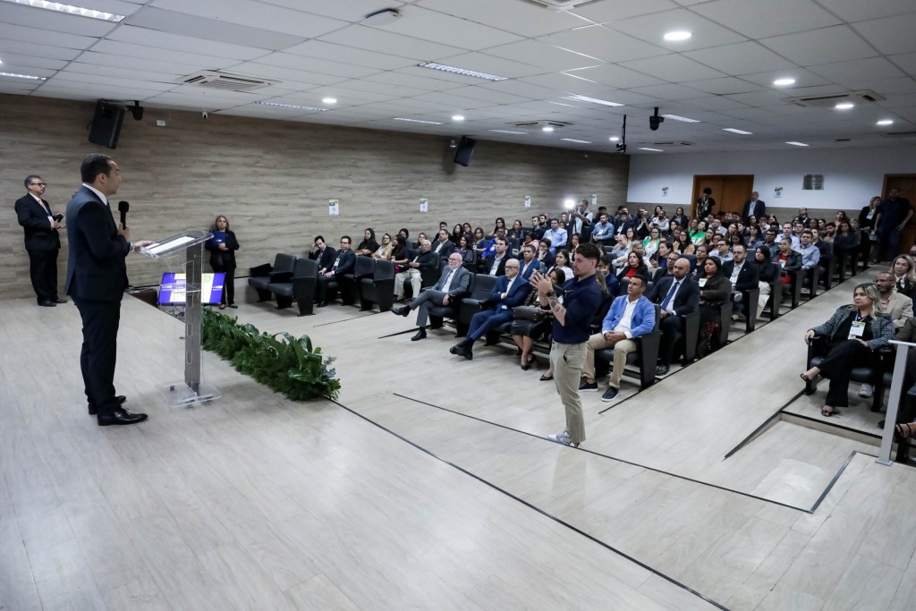 Referência nacional na aplicação da Lei Anticorrupção, CGE debate controle interno, eficiência e combate a crimes