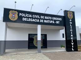 Polícia Civil apreende adolescente e prende suspeito, ambos envolvidos em homicídios distintos.