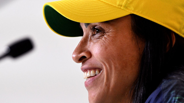 Marta se apresenta e seleção feminina fica completa para início de preparação para Paris-2024