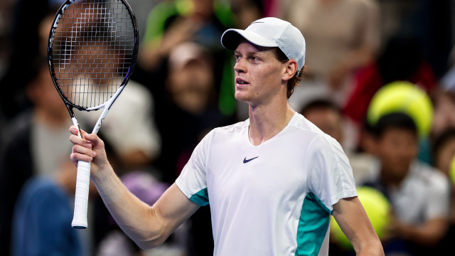 Jannik Sinner, tenista número 1 do mundo, anuncia que está fora de Paris-2024