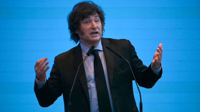 Milei demite subsecretário que cobrou desculpas da seleção argentina após cantos racistas