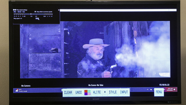 Viúvo de diretora morta em set recorrerá da anulação do julgamento de Alec Baldwin