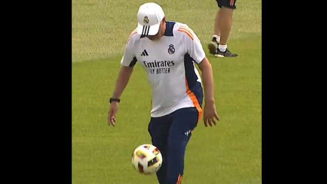 Aos 65 anos, Ancelotti surpreende com habilidade incrível na bola